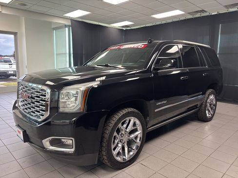 Used 2020 GMC Yukon Denali w/ Denali Premium Package AWD/4WD image 6