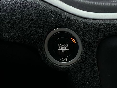 Used 2022 Dodge Charger SXT image 25