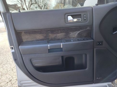 Used 2019 Ford Flex Limited FWD image 14