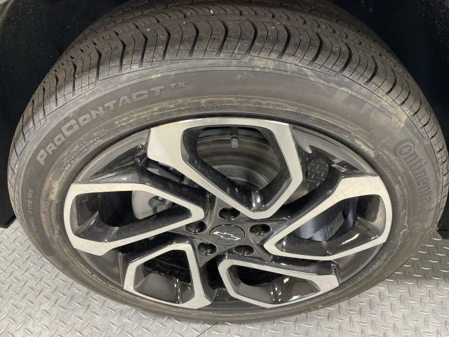 Used 2024 Chevrolet Trax RS w/ Sunroof Package FWD image 10