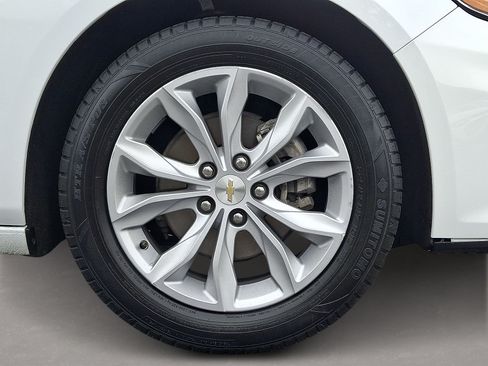 Used 2023 Chevrolet Malibu LT FWD image 8