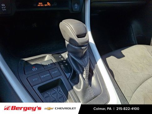 Used 2023 Toyota RAV4 XLE image 17