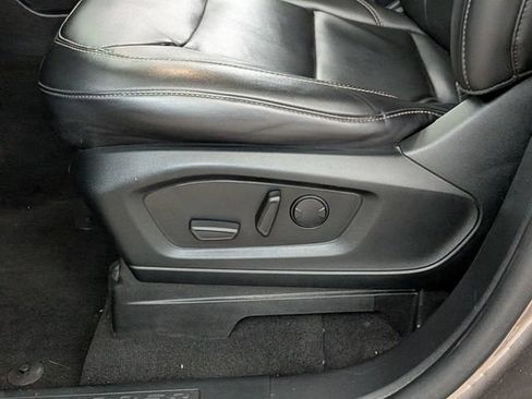 Certified 2021 Ford Explorer XLT w/ Equipment Group 202A AWD/4WD image 13