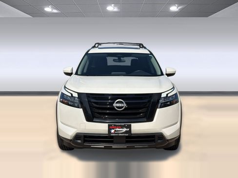 Used 2023 Nissan Pathfinder SV w/ SV Premium Package FWD image 6