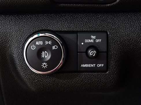 Used 2017 Chevrolet Traverse LT w/ Style and Technology Package FWD image 32