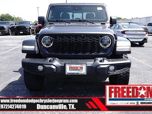 Used 2024 Jeep Gladiator Sport AWD/4WD image 8