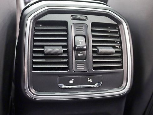 Used 2023 Porsche Macan Turbo image 24