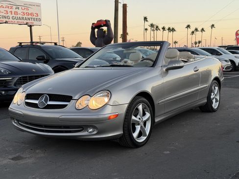 Used 2005 Mercedes-Benz CLK 320 Cabriolet image 29