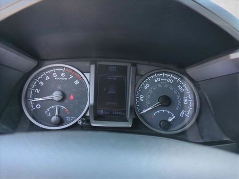 Certified 2020 Toyota Tacoma TRD Off-Road AWD/4WD image 11