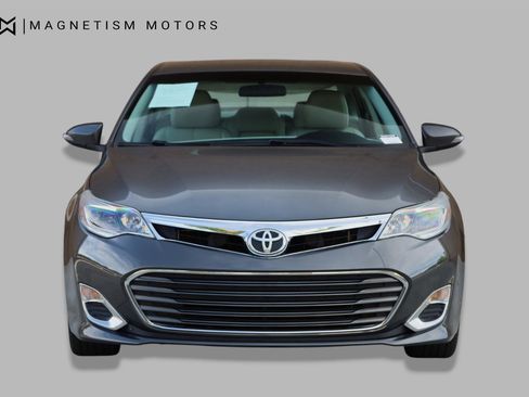Used 2013 Toyota Avalon XLE FWD image 6