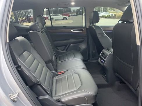 Certified 2025 Volkswagen Atlas SEL image 38