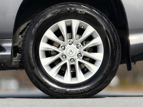 Used 2016 Lexus GX 460 w/ Premium Package image 19