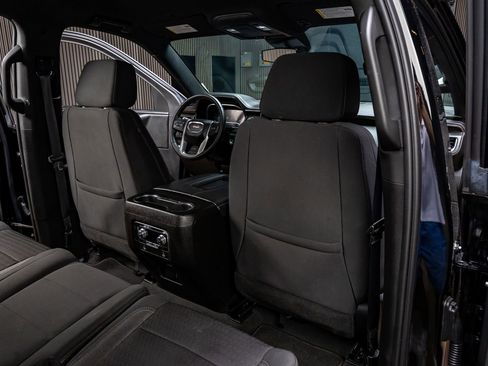 Used 2023 GMC Yukon SLE image 28