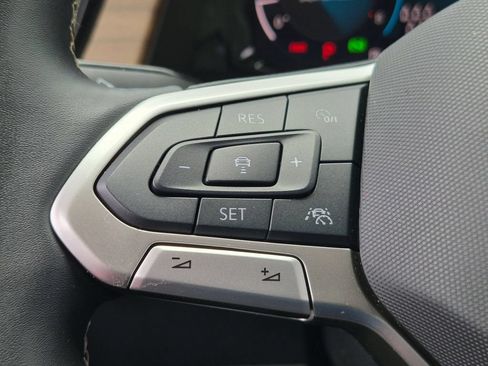 Used 2025 Volkswagen Atlas SE FWD image 20