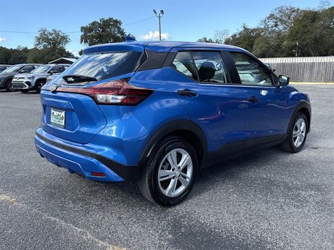 Used 2022 Nissan Kicks S image 5