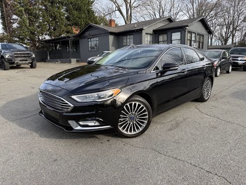 Used 2017 Ford Fusion SE w/ Fusion SE Technology Package image 1