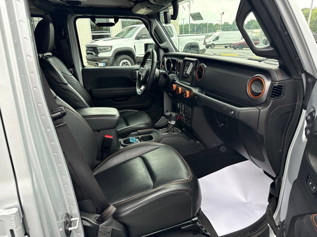 Used 2023 Jeep Gladiator Mojave w/ LED Lighting Group AWD/4WD image 11