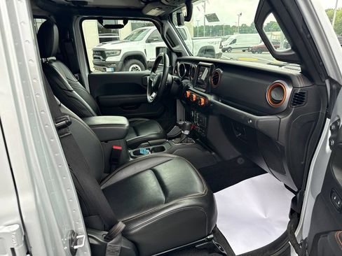Used 2023 Jeep Gladiator Mojave w/ LED Lighting Group AWD/4WD image 11