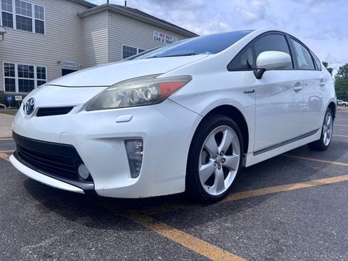 Used 2012 Toyota Prius Five FWD image 2