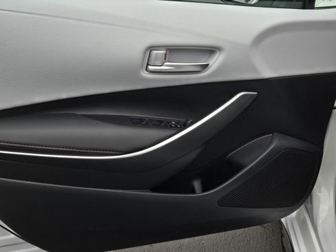 Certified 2025 Toyota Corolla SE image 9