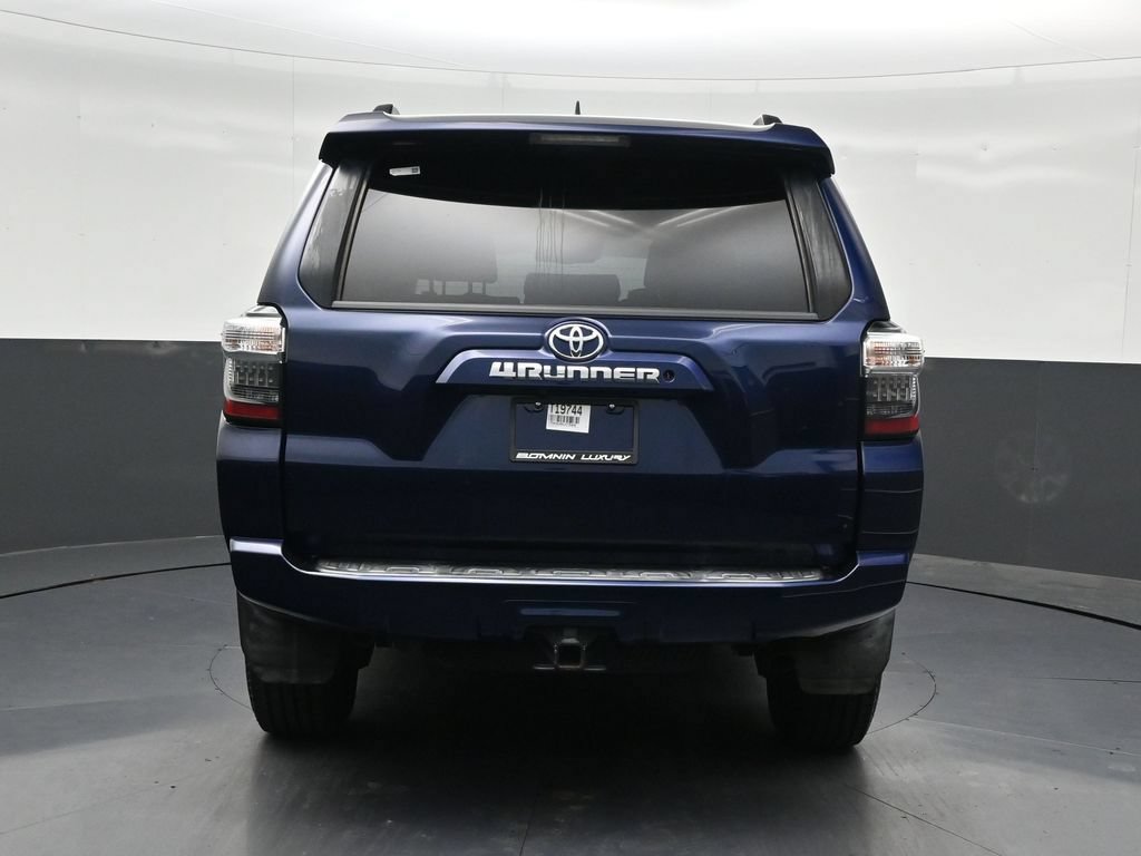 Used 2020 Toyota 4Runner SR5 AWD/4WD image 4