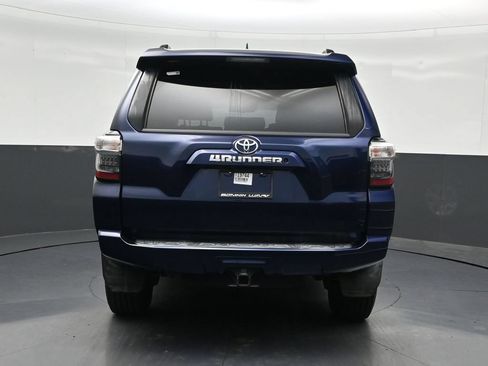 Used 2020 Toyota 4Runner SR5 AWD/4WD image 4