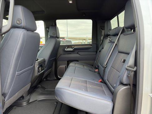 Used 2025 Chevrolet Silverado 3500 High Country image 13