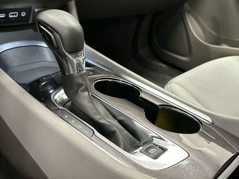 Used 2022 Chevrolet Malibu LT image 24