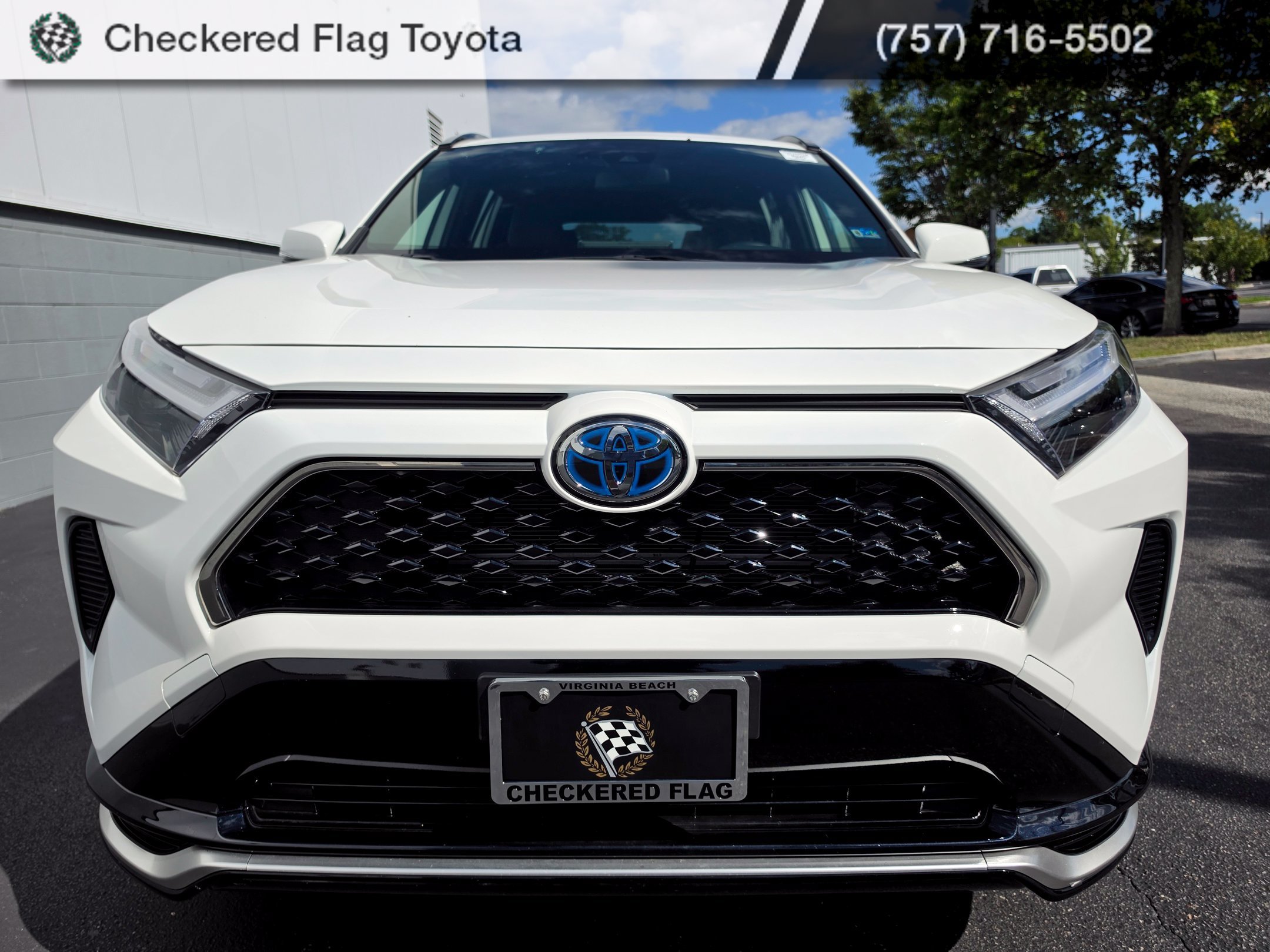 Used 2024 Toyota RAV4 SE w/ Weather & Moonroof Package AWD/4WD image 8
