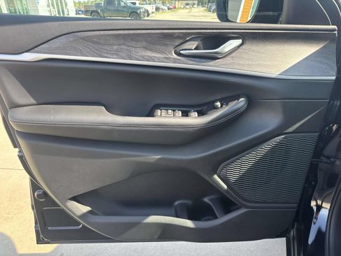 New 2026 Jeep Grand Cherokee Altitude RWD image 19