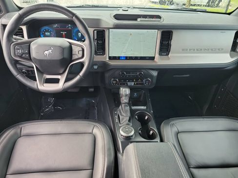 Used 2025 Ford Bronco Outer Banks AWD/4WD image 27