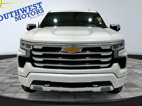 Used 2024 Chevrolet Silverado 1500 High Country image 2