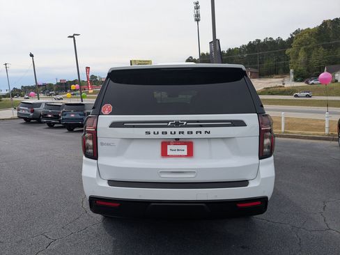 Used 2024 Chevrolet Suburban Z71 w/ Luxury Package image 5