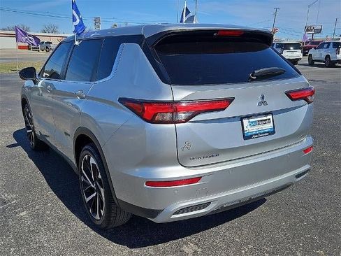 Used 2022 Mitsubishi Outlander SE image 5