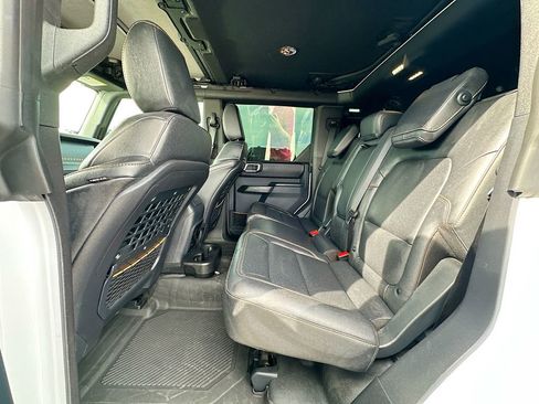 Certified 2024 Ford Bronco Badlands w/ Sasquatch Package image 17