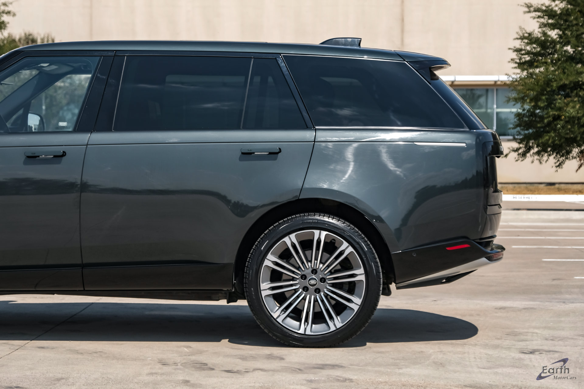 Used 2023 Land Rover Range Rover Long Wheelbase Autobiography AWD/4WD image 8