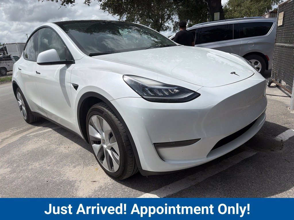 Used 2023 Tesla Model Y Long Range AWD/4WD image 1