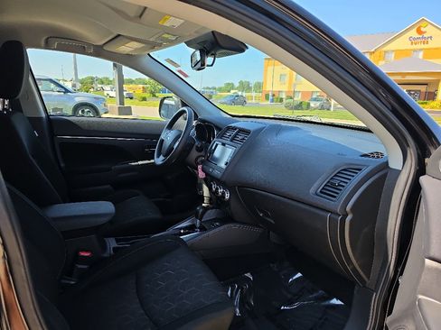 Used 2024 Mitsubishi Outlander Sport ES AWD/4WD image 11