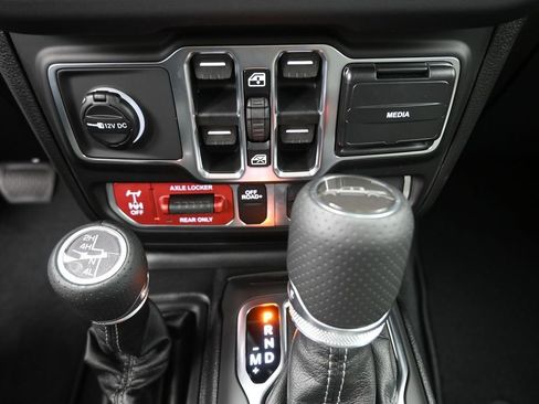 New 2026 Jeep Gladiator Mojave AWD/4WD image 9