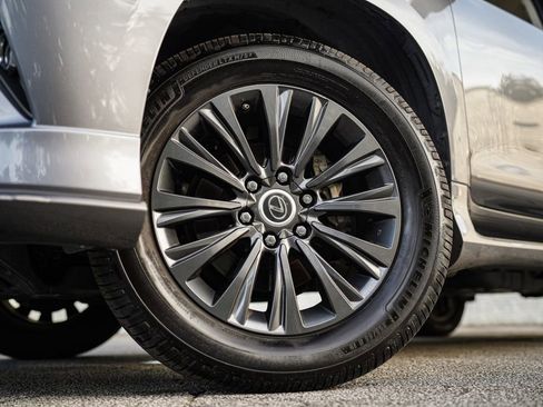 Used 2021 Lexus GX 460 Premium w/ Accessory Package AWD/4WD image 18