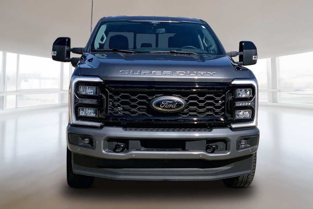 Used 2025 Ford F350 Lariat w/ Lariat Ultimate Package AWD/4WD image 3