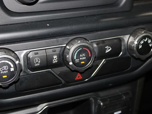 Used 2019 Jeep Wrangler Unlimited Sport AWD/4WD image 45