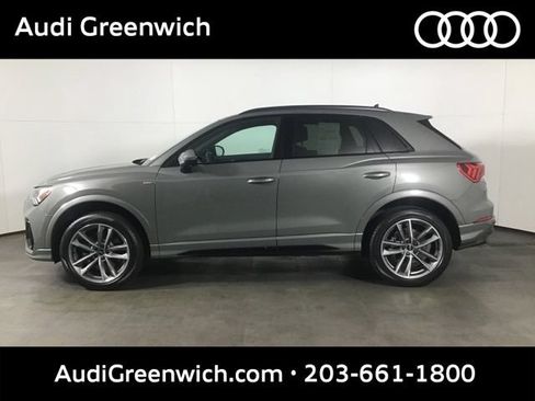 Used 2023 Audi Q3 2.0T Premium w/ Black Optic Sport Package AWD/4WD image 4
