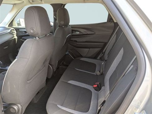 Used 2025 Chevrolet TrailBlazer LT image 5