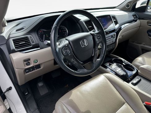 Used 2017 Honda Pilot Elite image 11