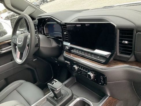 Certified 2025 GMC Sierra 1500 Elevation w/ Elevation Premium Package image 13