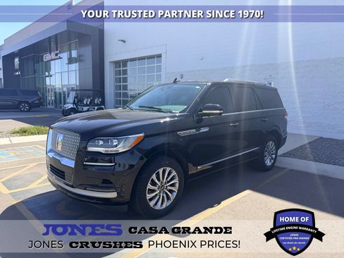 Used 2023 Lincoln Navigator 4WD image 1