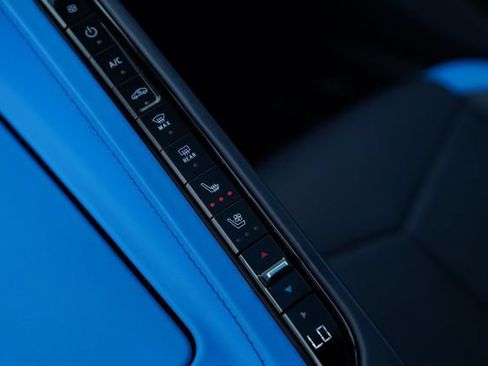 Used 2020 Chevrolet Corvette Stingray Premium Cpe w/ 3LT Preferred Equipment Group RWD image 32