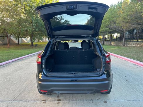 Used 2022 Nissan Rogue Sport S image 18