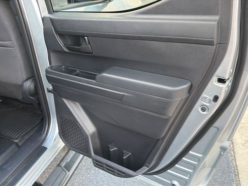 Certified 2024 Toyota Tacoma SR5 AWD/4WD image 15